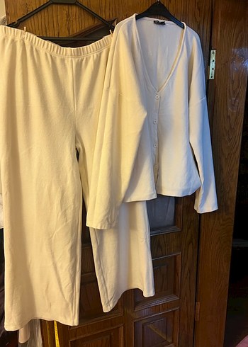 Kadın Beyaz Rahat Kesim Pijama Takımı - Görsel 7