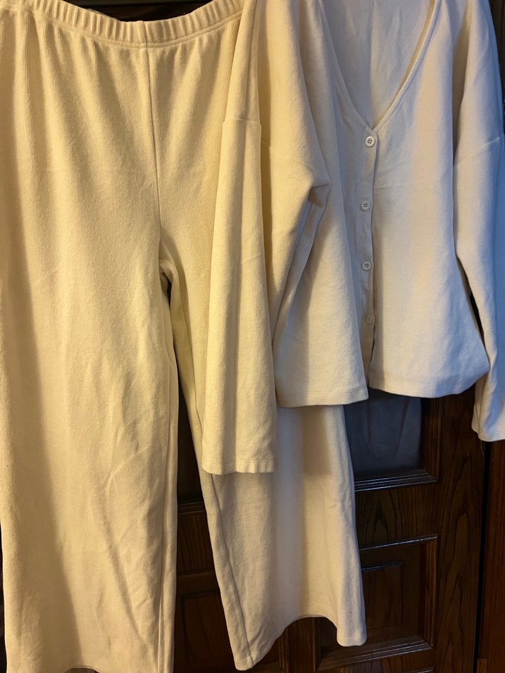 Kadın Beyaz Rahat Kesim Pijama Takımı - Görsel 2