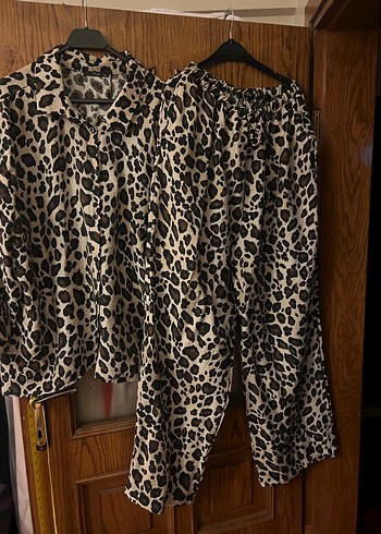 Kadın Leopar Desenli Uzun Kollu Pijama Takımı - Görsel 7