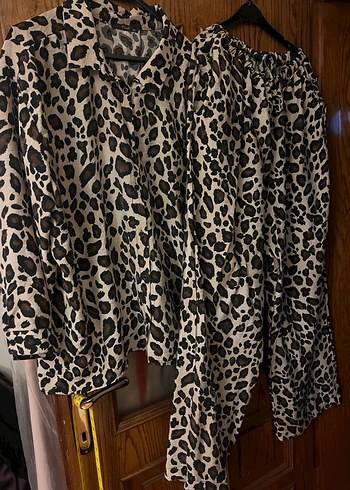 Kadın Leopar Desenli Uzun Kollu Pijama Takımı - Görsel 2