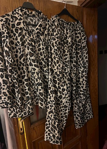 Kadın Leopar Desenli Uzun Kollu Pijama Takımı - Görsel 4