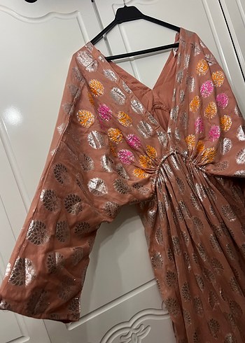 Kahverengi Nakışlı Uzun Bohem Elbise - Görsel 3