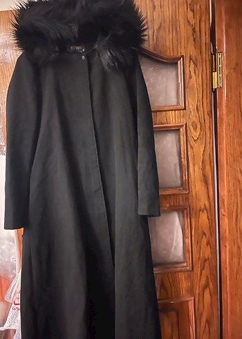 Siyah Uzun Kürklü Gotik Kadın Kaban - Görsel 8