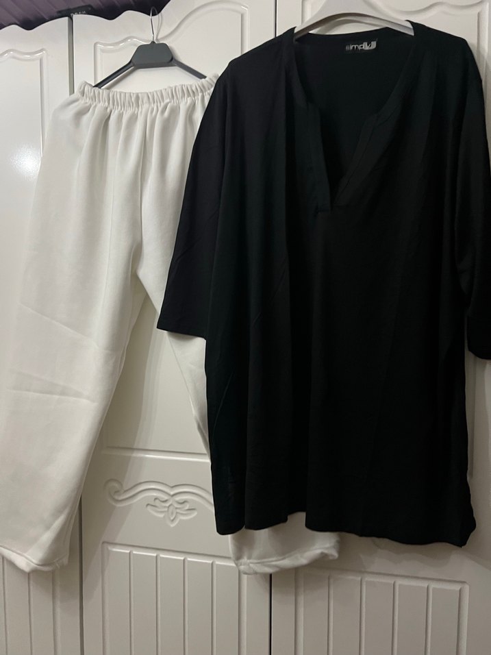 Uzun tunik ve Beyaz Pantolon - Görsel 2