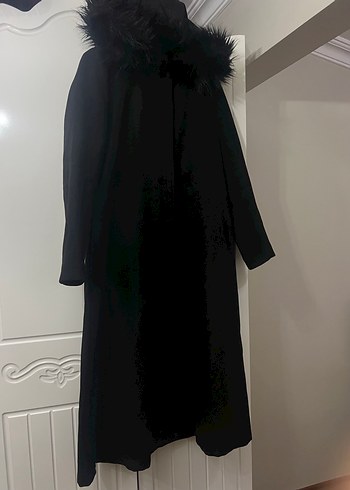 Kürk Detaylı Siyah Uzun Goth Kadın Kabanı - Görsel 6
