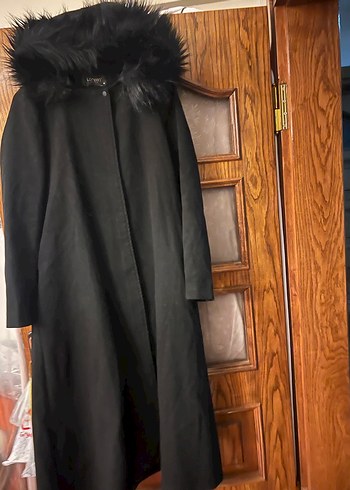 Kürk Detaylı Siyah Uzun Goth Kadın Kabanı - Görsel 7