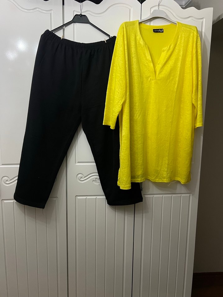 Sarı Tunik ve Siyah Rahat Keten Pantolon - Görsel 4