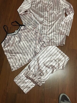 m Beden Üç parça pijama takım