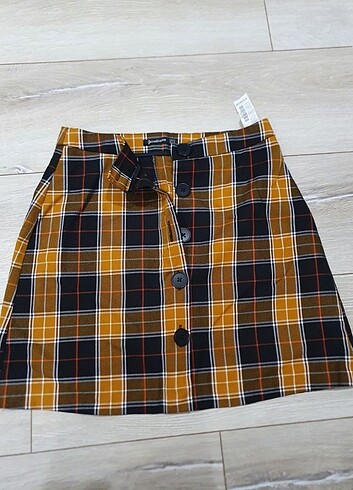 Düğmeli kareli stradivarius 36 beden etek