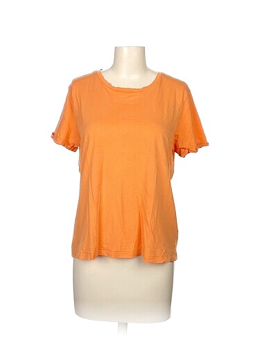 Defacto T-shirt %70 İndirimli.