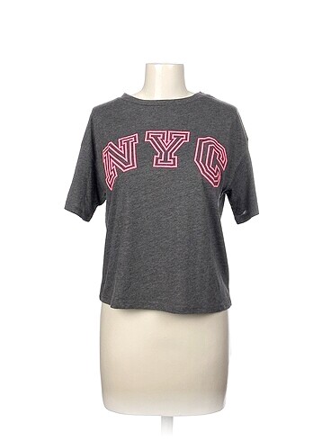 Defacto T-shirt %70 İndirimli.