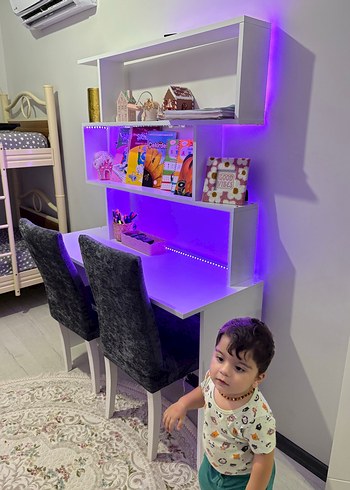 Çocuk Rafı ve Çalışma Masası