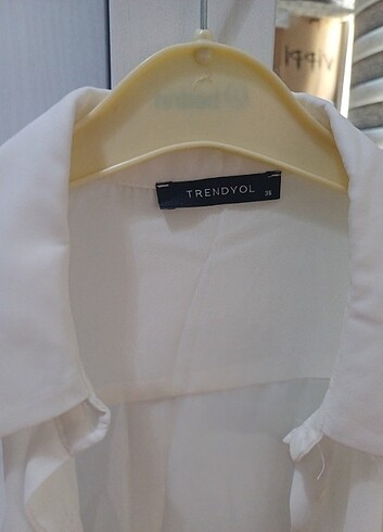 Trendyol & Milla Beyaz gömlek 