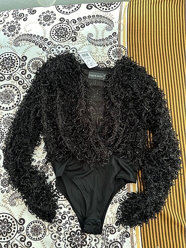 Diğer Parlak Bodysuit