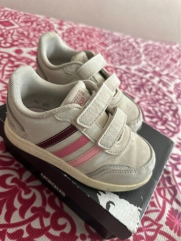 26 Beden Adidas kiz cocuk ayakkabi