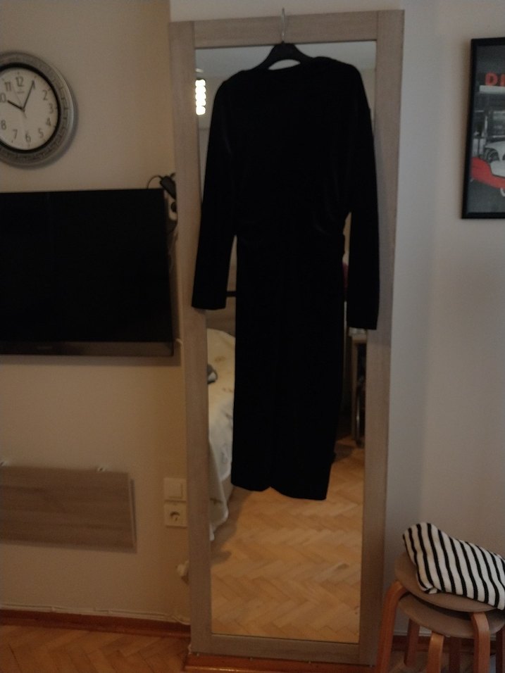 Siyah Uzun Kollu Kadife Drapeli Elbise - Görsel 2