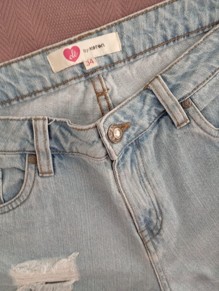 Yırtık Detaylı Rahat Kesim Kadın Kot Şort - Görsel 2