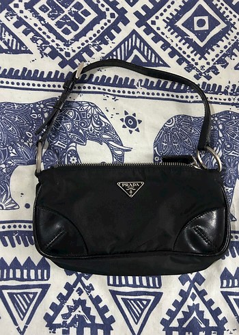 Prada Siyah Capraz Canta
