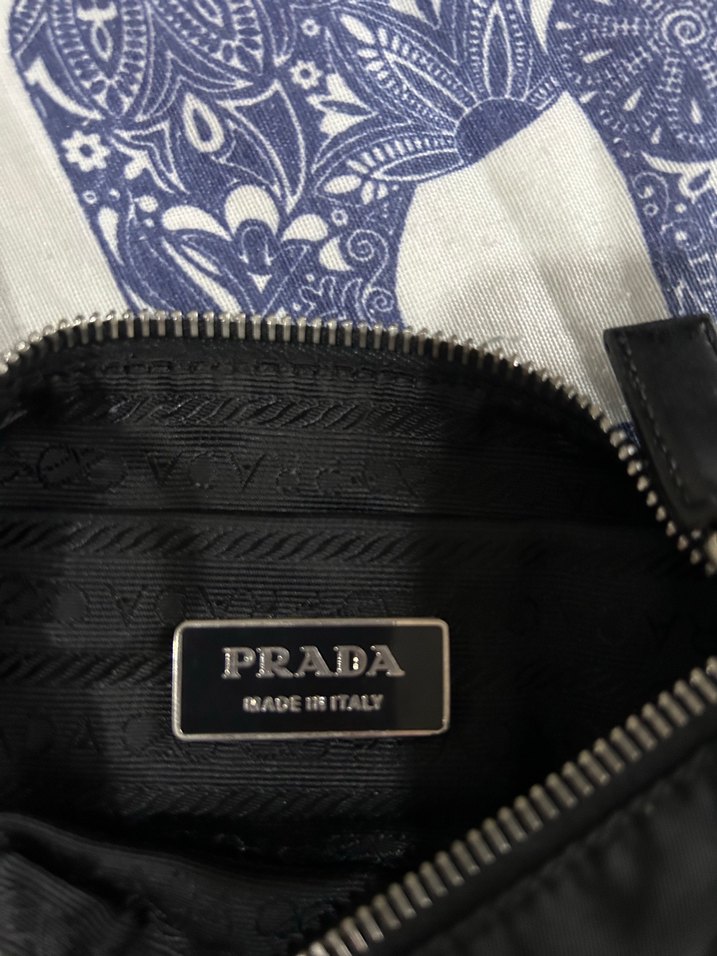 Prada Siyah Çapraz Çanta — görsel 2/4