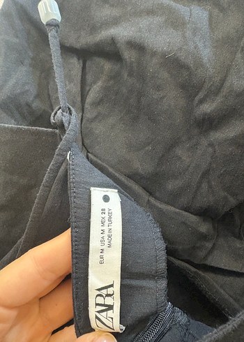 Siyah Drapeli Askılı Midi Elbise - Görsel 3