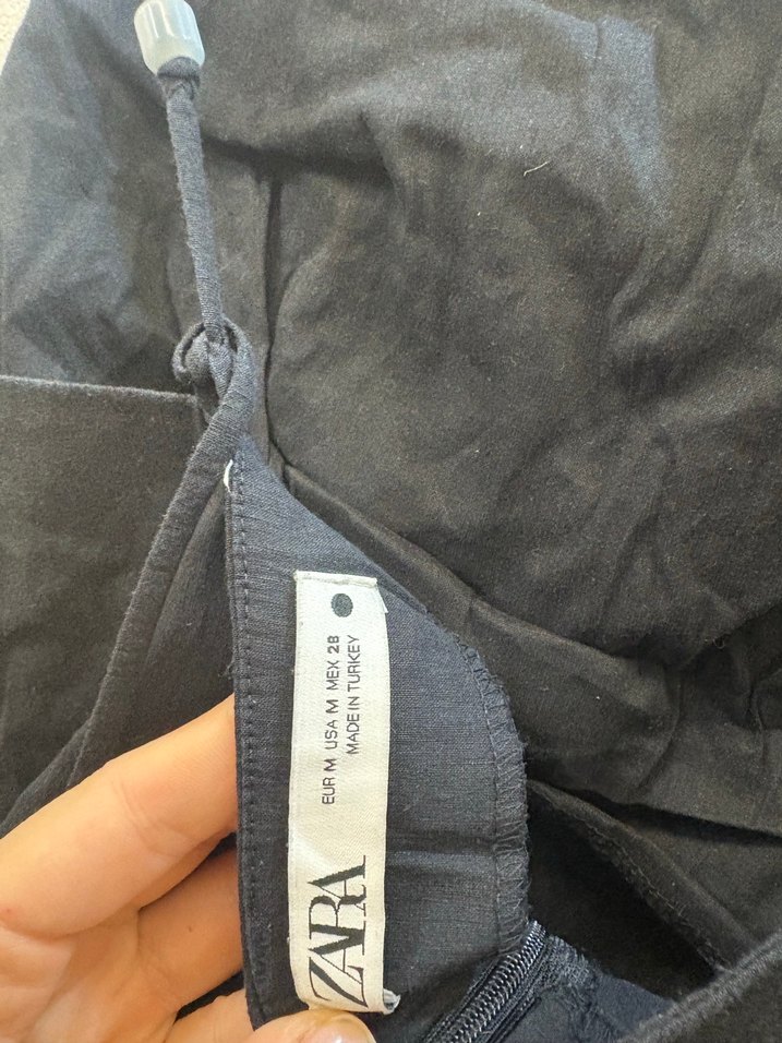 Siyah Drapeli Askılı Midi Elbise - Görsel 3