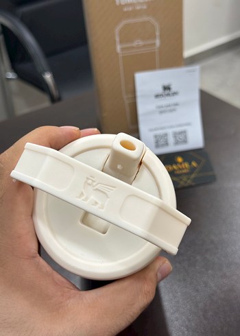 Beden beyaz Renk stanley 0.887 ml içten pipetli termos