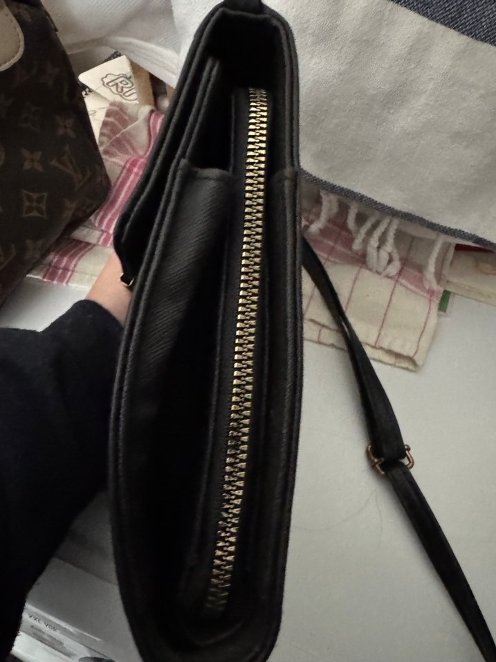 Siyah Deri Kadın Çanta Tokalı - Görsel 3