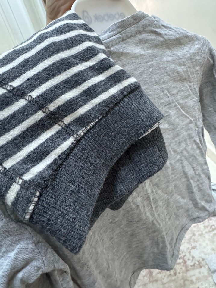 Gri V Yaka Uzun Kollu Hamile Hırkası - Görsel 2