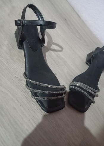 Siyah Kadın Topuklu ayakkabı - Görsel 6