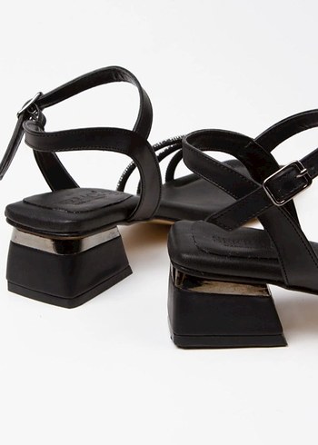 Siyah Kadın Topuklu ayakkabı - Görsel 4