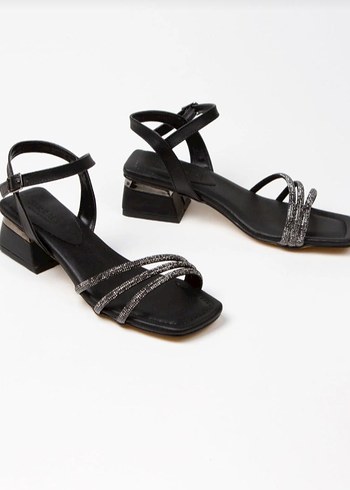 Siyah Kadın Topuklu ayakkabı - Görsel 3