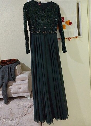 2 Adet Uzun  Zümrüt yeşili tesettür Abiye Elbise - Görsel 5