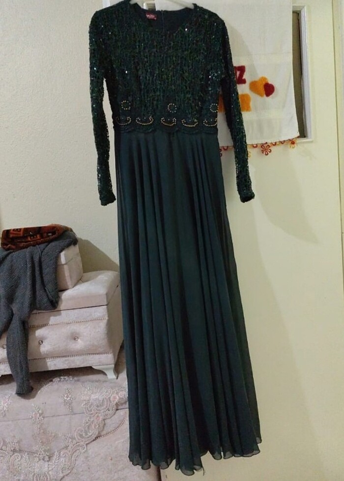 2 Adet Uzun  Zümrüt yeşili tesettür Abiye Elbise - Görsel 5