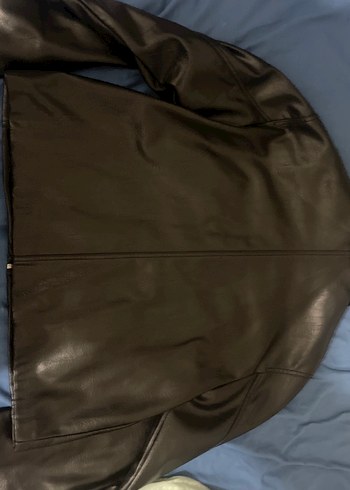 ZARA 
Siyah Deri Kadın Ceket Fermuarlı - Görsel 5