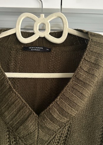 Haki V Yaka Triko Midi Kazak - Görsel 3