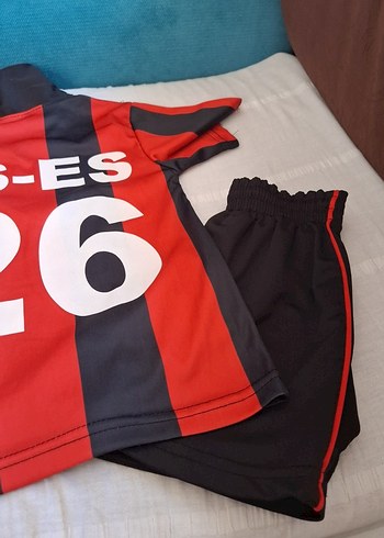 5 Yaş Beden kırmızı Renk Kırmızı Siyah Erkek Spor Tişört ve Şort Takımı