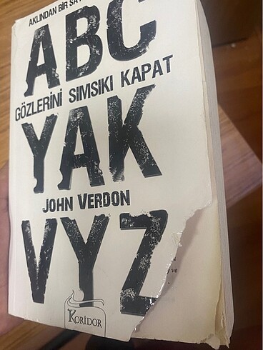 Gözlerini sımsıkı kapat
