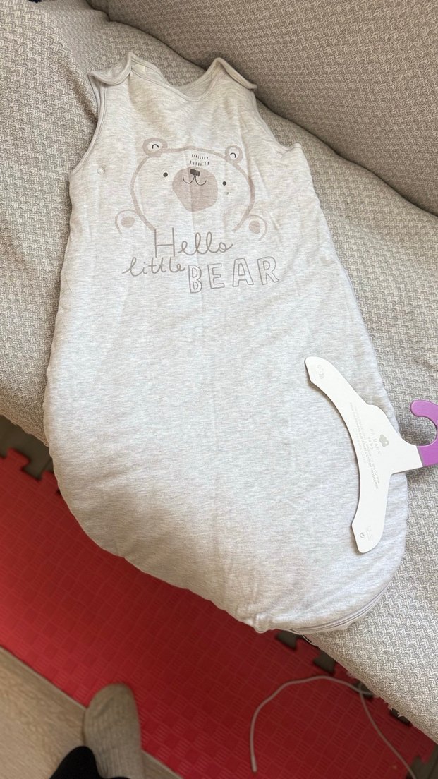 Yeni hiç kullanılmadı askısı ile birlikte Gri Bebek Uyku Tulumu - Görsel 4