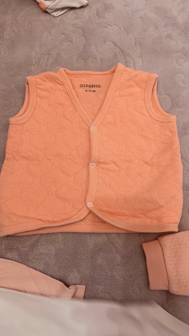 4 adet penye hırka, yelek tertemiz yeni gibi - Görsel 2