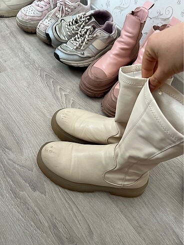 37 Beden ten rengi Renk Bershka bot