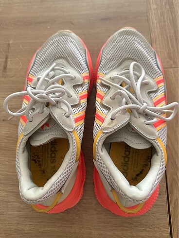 40 Beden çeşitli Renk Adidas spor ayakkabı
