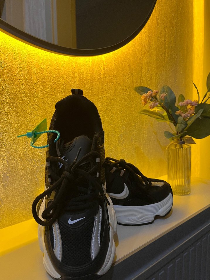 Siyah Bağcıklı Kadın Spor Ayakkabı - Görsel 2