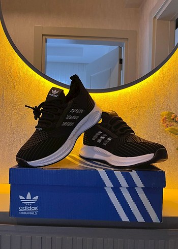 Renkli Desenli Siyah Adidas Erkek Spor Ayakkabı - Görsel 2