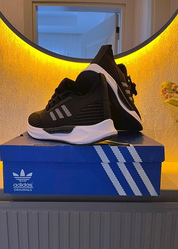 Renkli Desenli Siyah Adidas Erkek Spor Ayakkabı - Görsel 3