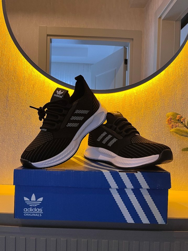 Renkli Desenli Siyah Adidas Erkek Spor Ayakkabı - Görsel 2