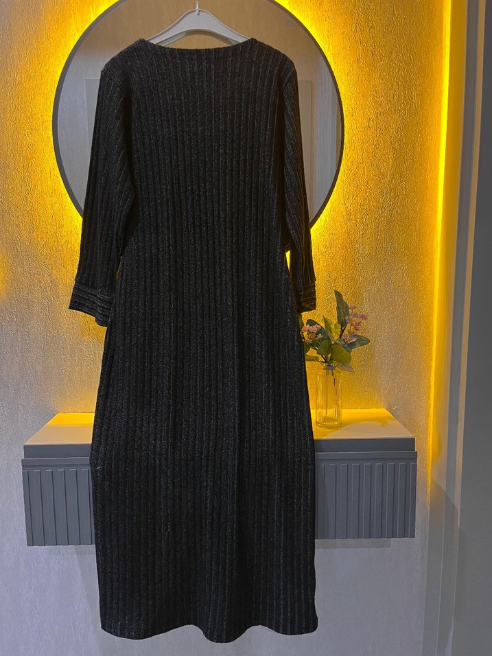 Siyah V Yaka Uzun Triko Elbise - Görsel 2