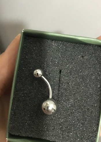 Kadın göbek piercing - Görsel 2