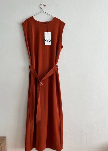Zara kiremit rengi kemerli midi elbise s