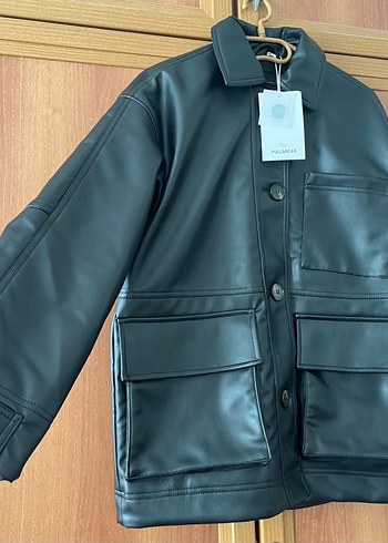 m Beden Pull and bear Düğmeli Siyah Deri Ceket xs