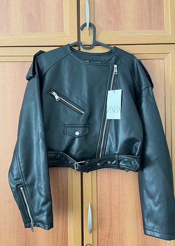m Beden Zara siyah Kemerli Deri Biker Ceket M